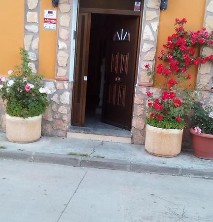 Hostal Cañamares Kültér fotó