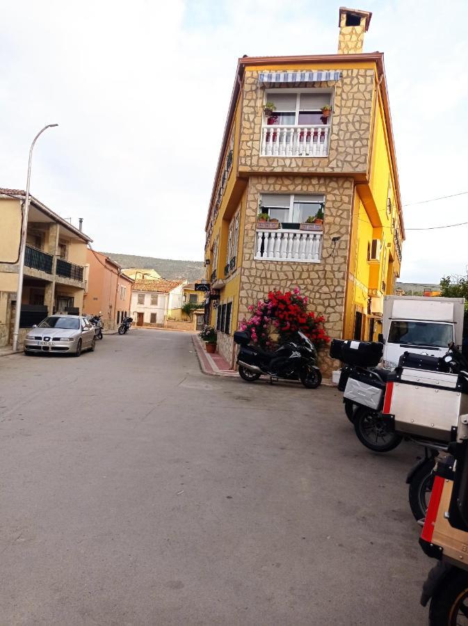 Hostal Cañamares Kültér fotó